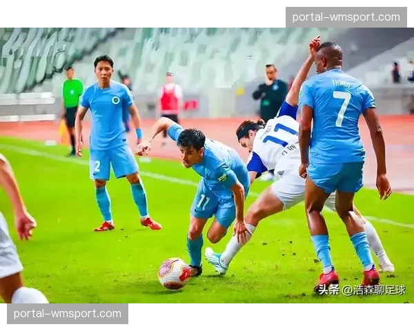 【2026年4月中超联赛·赛中·花絮深圳队主场启用全新环形LED屏,赛中播放球迷互动视频氛围热烈 【2026年4月中超联赛·赛中·花絮深圳队主场启用全新环形LED屏,赛中播放球迷互动视频氛围热烈